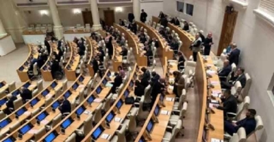 В Грузии парламент в первом чтении принял закон "об иноагентах"