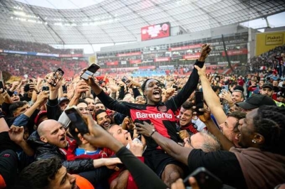 «Байер 04» из Леверкузена впервые в истории завоевал титул чемпиона Германии по футболу