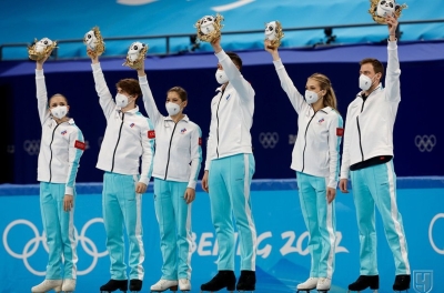 Российская сборная по фигурному катанию лишена золота Олимпиады в Пекине, его заменили на бронзу